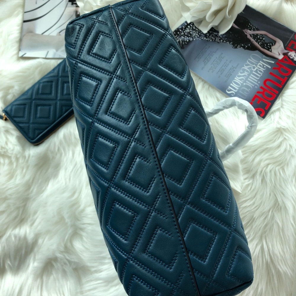 Tory Burch Fleming Medium Tote (Tote Only) - Picture 6 of 8